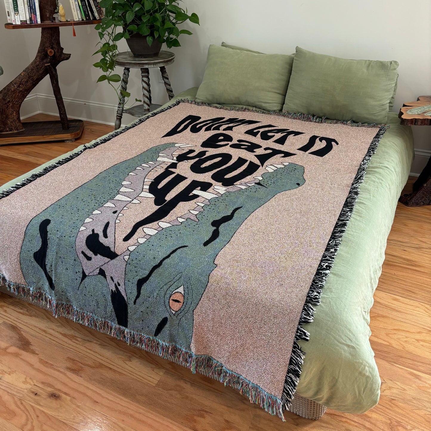Woven Cotton Alligator Throw Blanket (72x54)