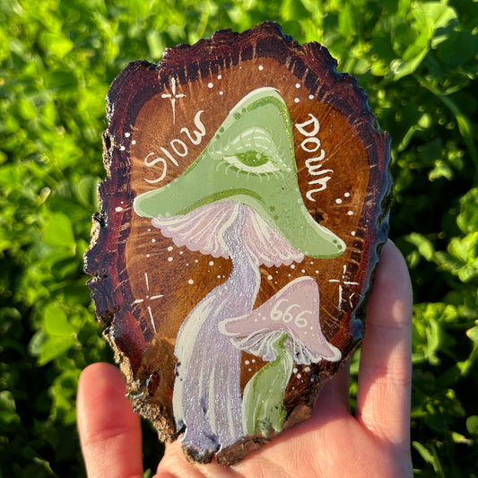 666 Mushroom on Oak Slice